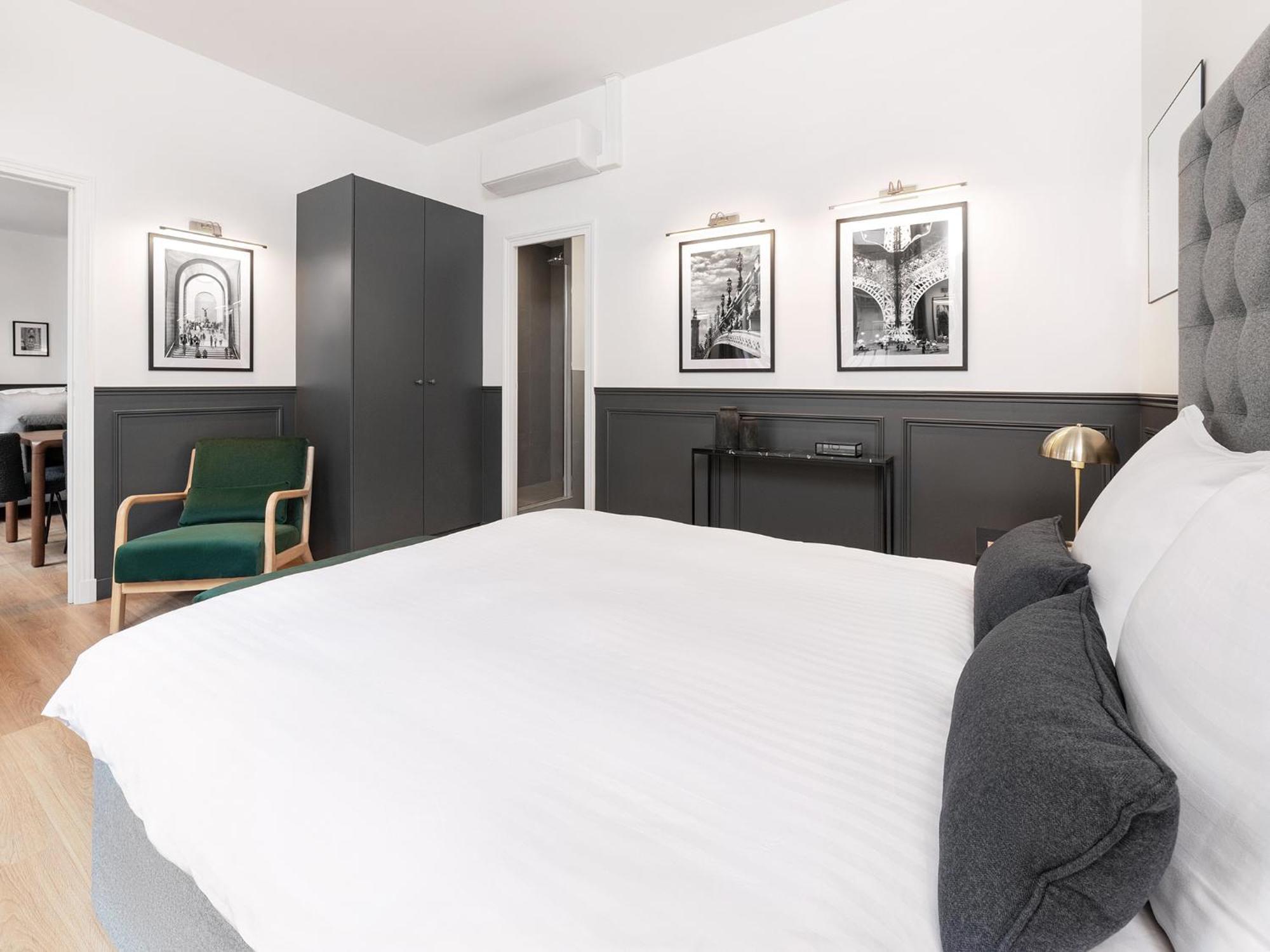 Livinparis Luxury Ac 3 Bedrooms Le Louvre Ii Parijs