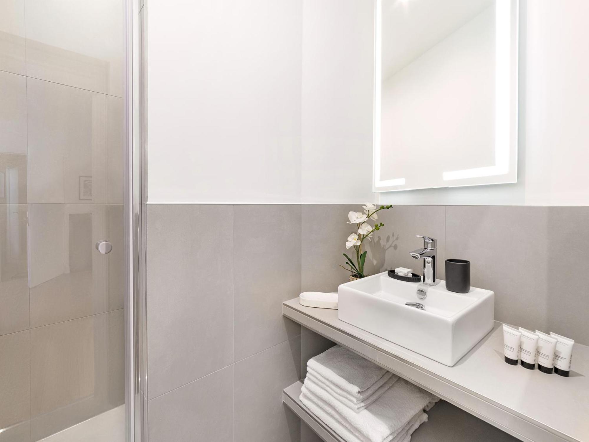 Appartement Livinparis Luxury Ac 3 Bedrooms Le Louvre Ii Parijs