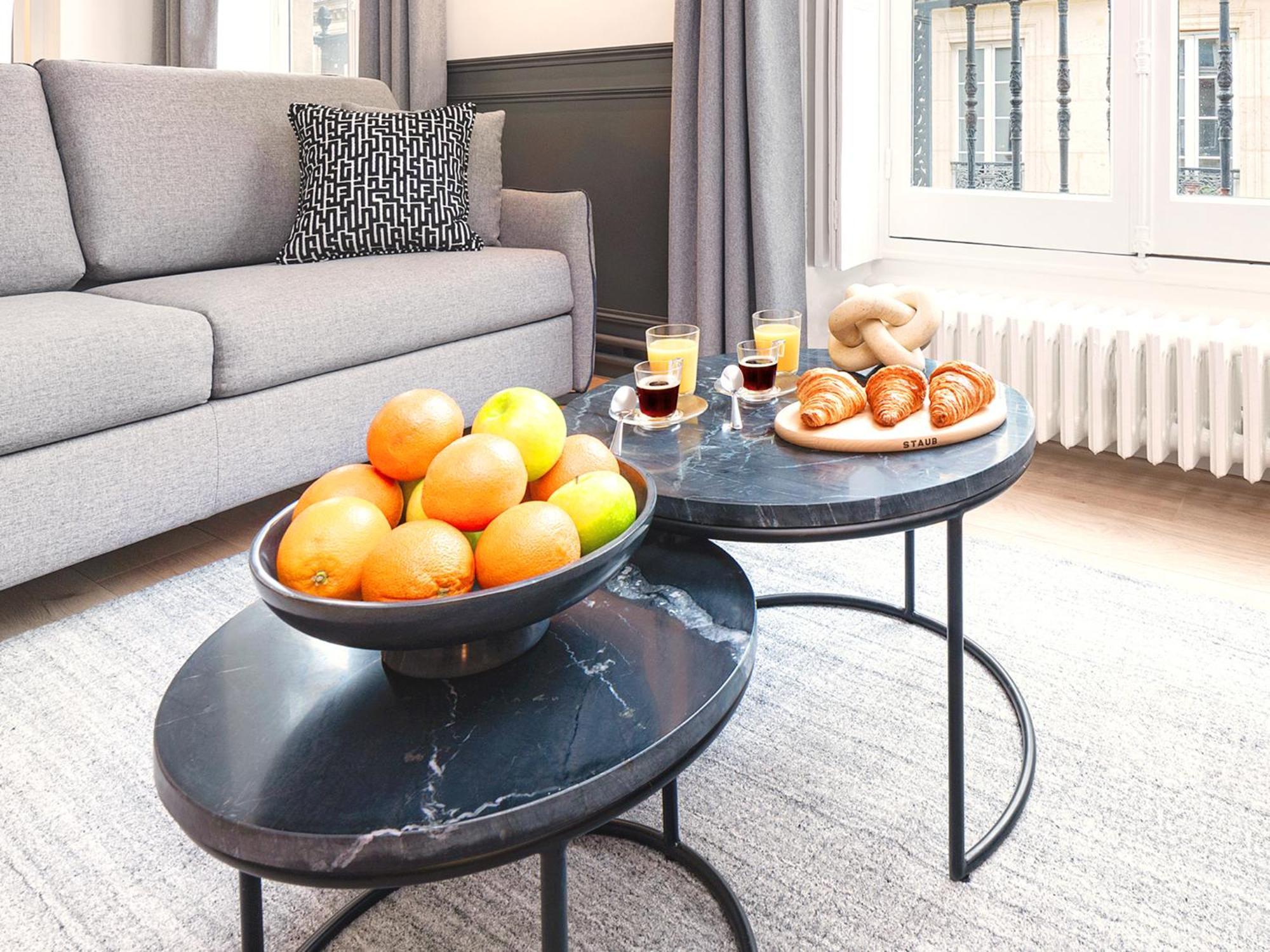Livinparis Luxury Ac 3 Bedrooms Le Louvre Ii Appartement