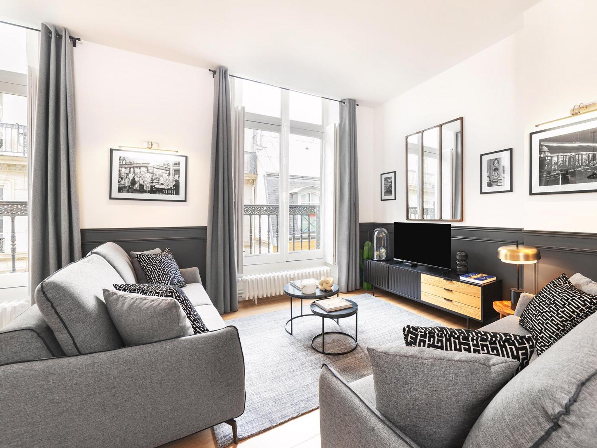 Livinparis Luxury Ac 3 Bedrooms Le Louvre Ii Appartement